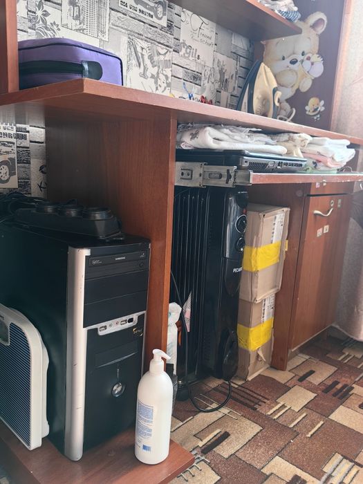 Продам компьютерный стол