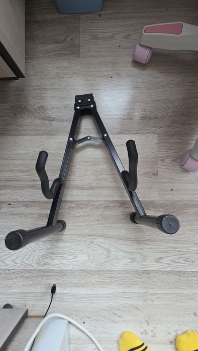 подставка для гитары