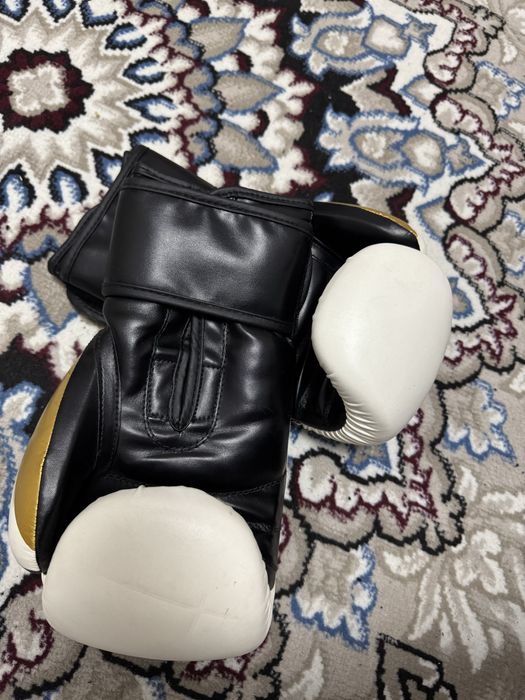 boks perchatki kop kiyilmagan