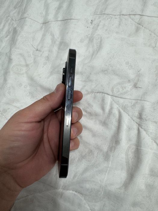 Продаю Айфон 14 про