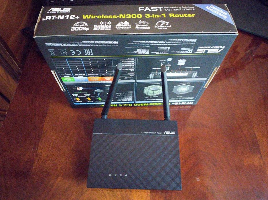 VAND Router wireless ASUS RT-N12+, 300Mbps