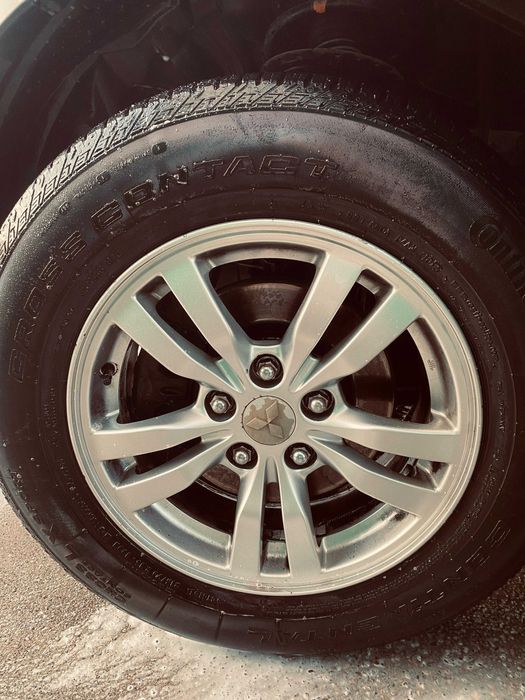 Mitsubishi Outlander PHEV 2014