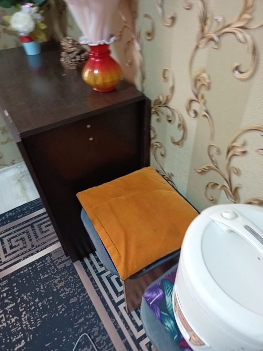 Продам стол книжка
