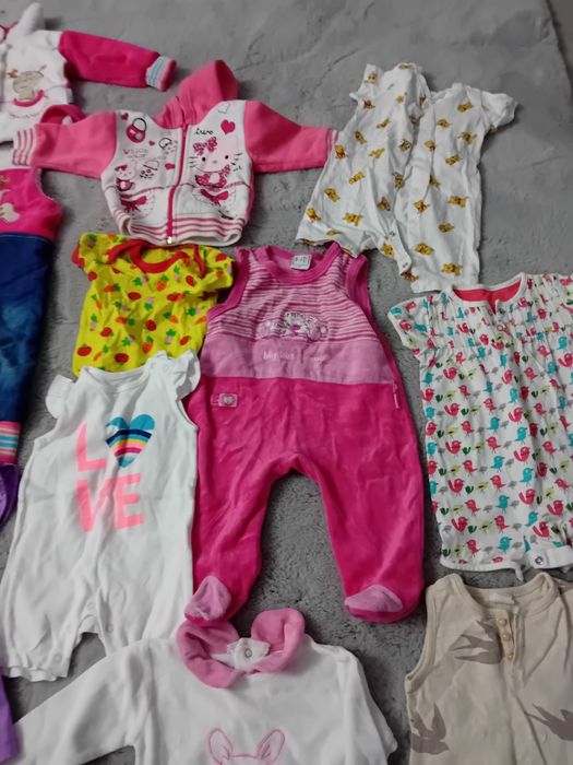 Set hăinuțe aproape noi