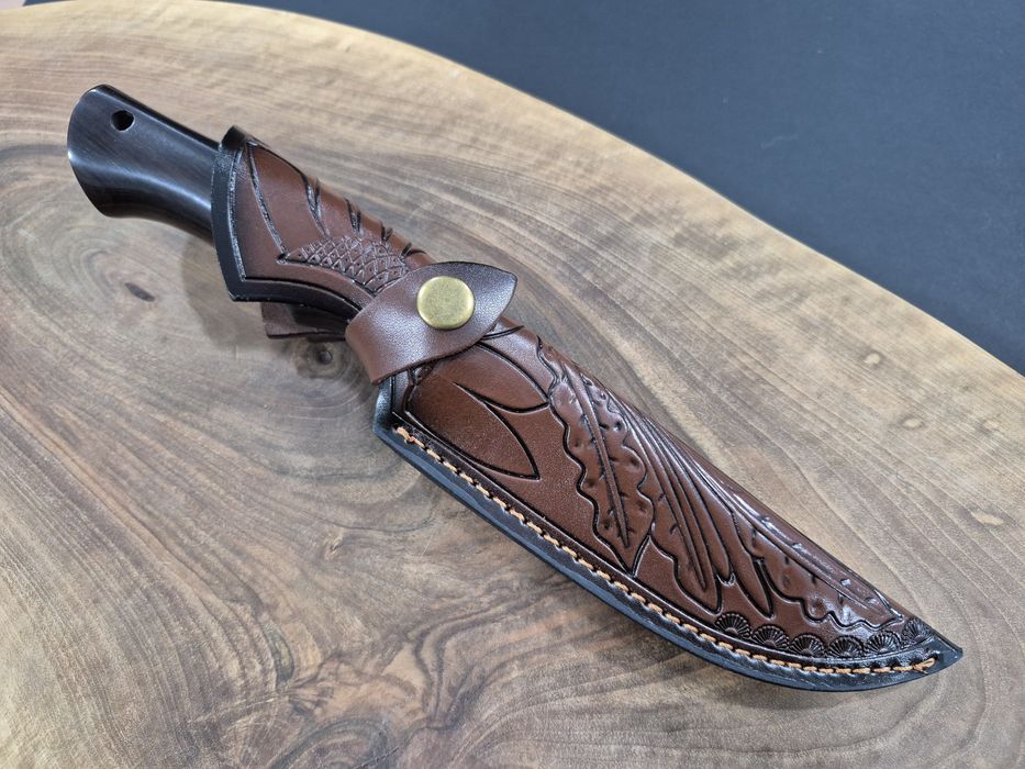 Ловен нож с кожена кания LN404