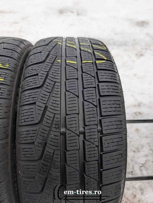 SET 2 Anvelope Iarna 225/40 R18 PIRELLI Sottozero Winter 240 serie 2 9