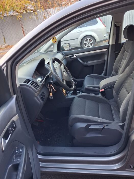 VOLKSWAGEN Touran 2009 — imagine 4