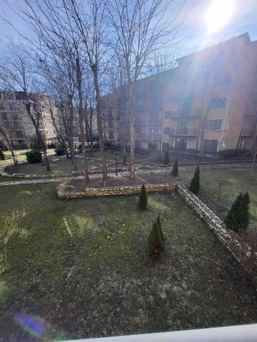 Двустаен под наем в затворен комплекс!