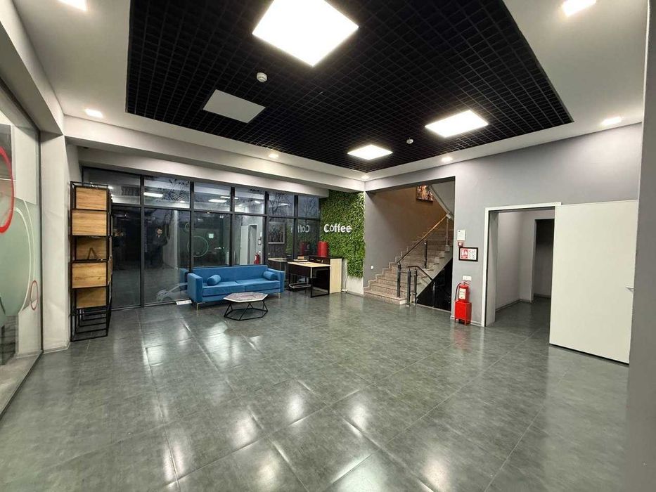 Продается здание в в Яккасарайском р-не. Вдоль дороги. Под офис/шоурум