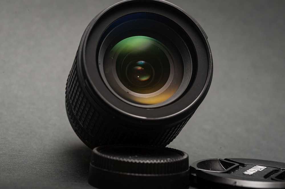 Vând obiectiv AF-S Nikkor 18-135mm, pt. aparate Nikon DX