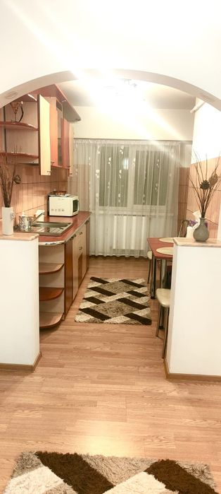 Închiriez apartament situat central