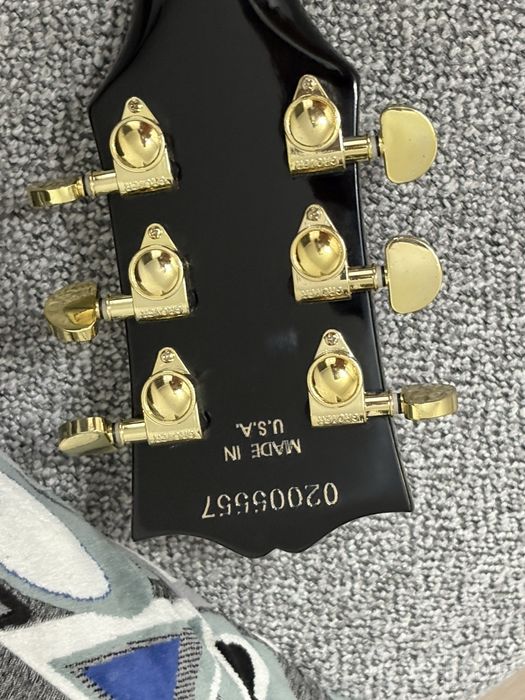 Электрогитара Les Paul Custom + комбик + педаль Behringer | Комплект
