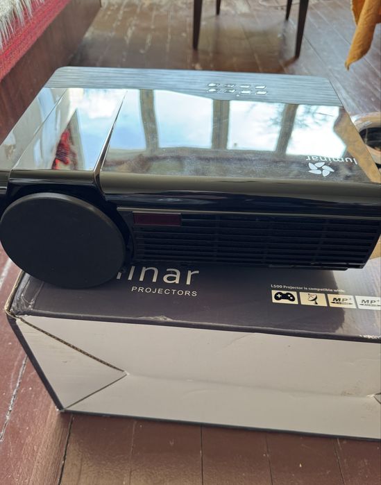 Luminar Led Smart Projector L500 за части