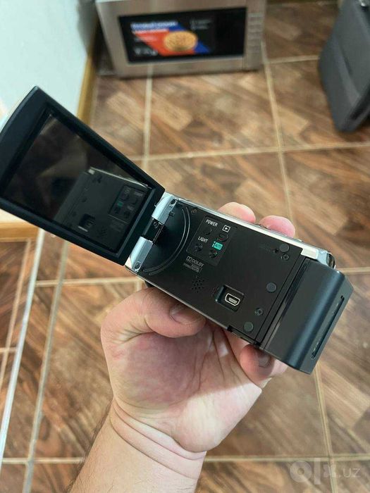 Видеокамера Sony Handycam DCR-SX65E PAL