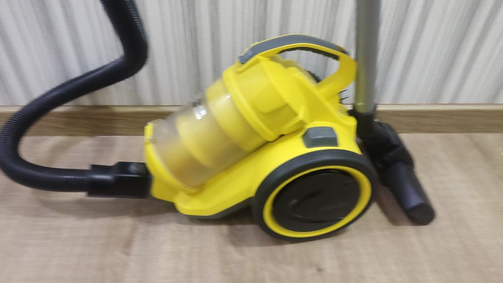 Продам пылесос KARCHER vc 3