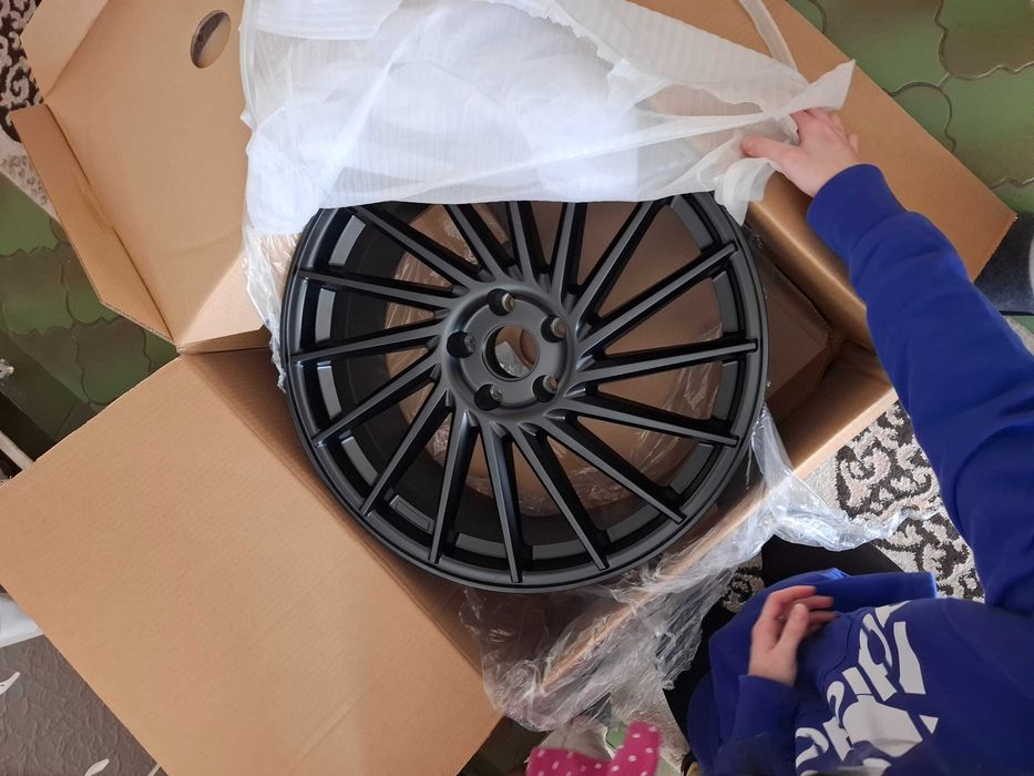 Vand Audi Q7 pe ARCURI