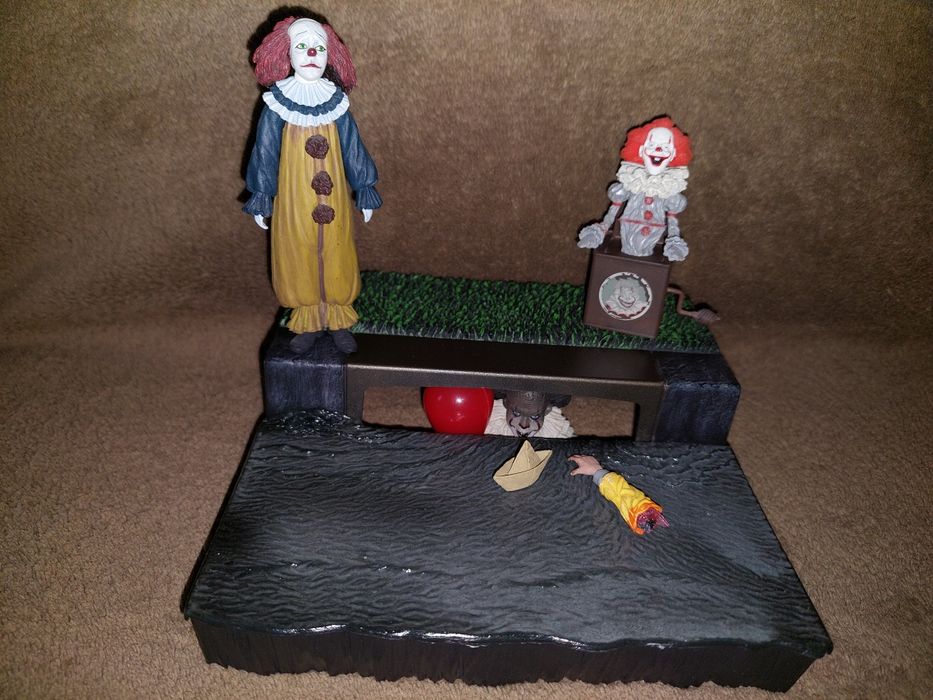 NECA - IT (2017) Pennywise Diorama (Deluxe Accessory Set)