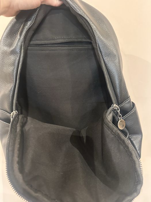 Продавам дамска раница