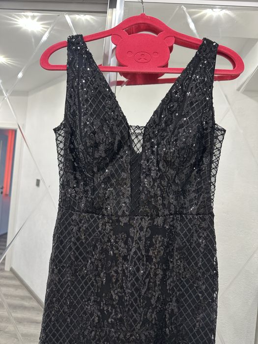 Черна официална рокля