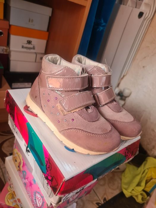 Обувь детская разные