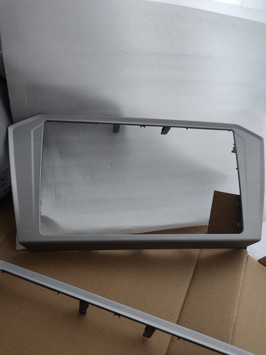 Rama display 8" MIB2 VW Passat B8 / B8.5 / Arteon – Silver – OEM 3GD 858 069 B