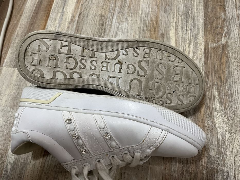 Кецове бели Guess 39н,токчета guess by Marciano 39 н