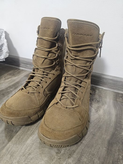 Bocanci militari Oakley nr 40,5 dimensiune talpic 25,5 cm!