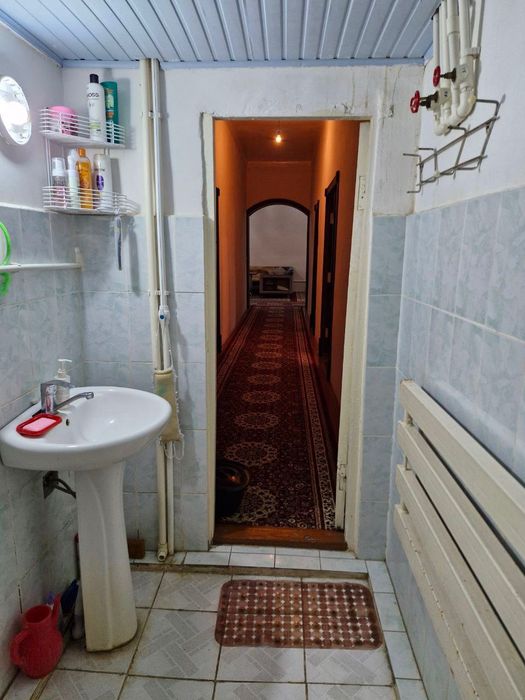 Шовот шахрида яшашга таййор уй сотилади