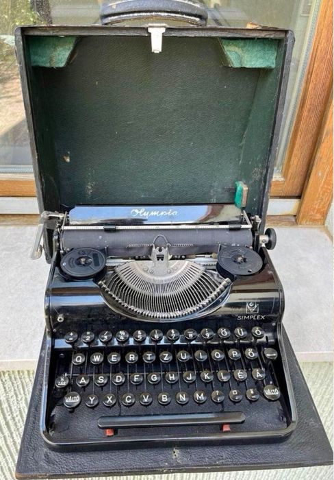 Mașina de scris Olympia Simplex