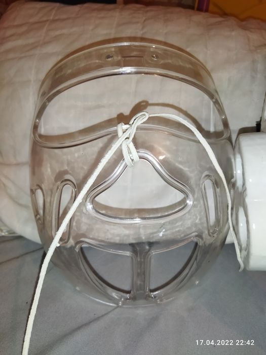 Продам шлем с забралом новый.