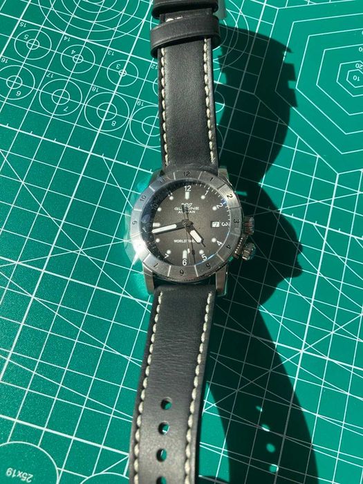 Glycine Airman 42 mm Quartz Swiss made. Superluminova.
