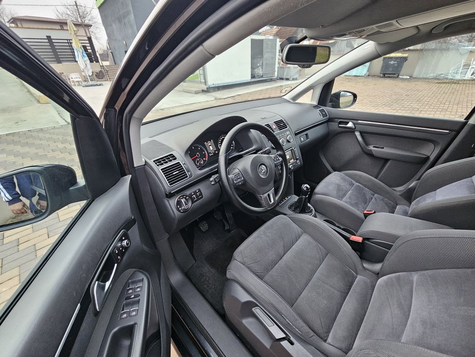 Vw Touran Highline 2013 ~140 Cp E5 /7 Locuri/Klima/Senz park/Navi/360°