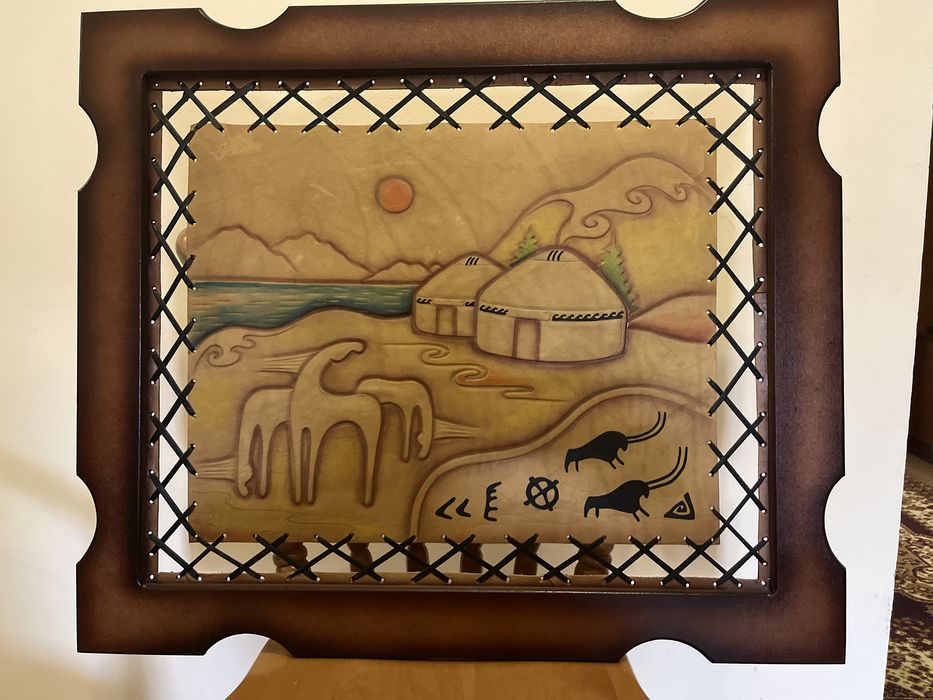 Продам картину кожа, дерево