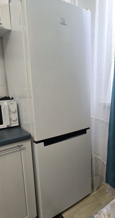 Холодильник Indesit No Frost