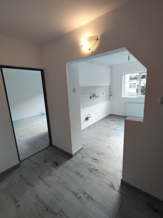 Apartament 2 camere finisat ,micro 16, etaj 2