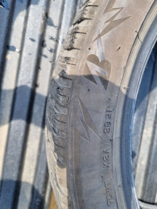Set 4 Anvelope Bridgestone fata 285 40 R21 spate 315 35 R21 ca noi...