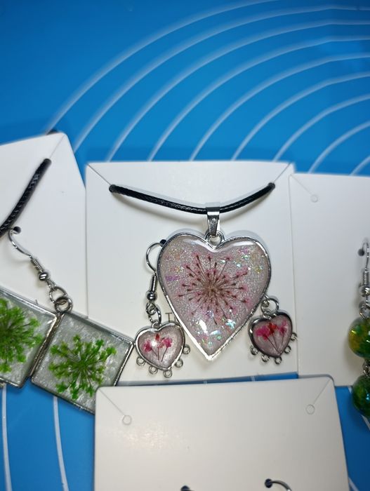 Женские украшения