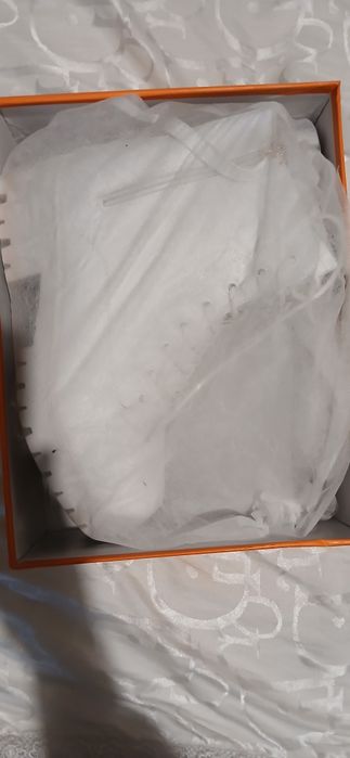 Oq etik yangi va ozgacha