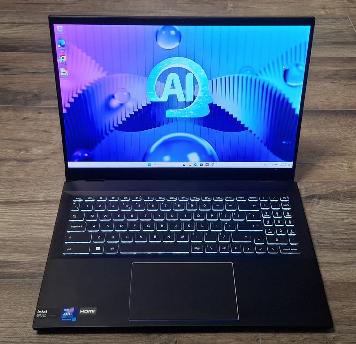 Лаптоп MSI E16 AI | 32GB RAM | 1TB SSD Intel Ultra 7 155H 16 - ядрен | 16 - инча