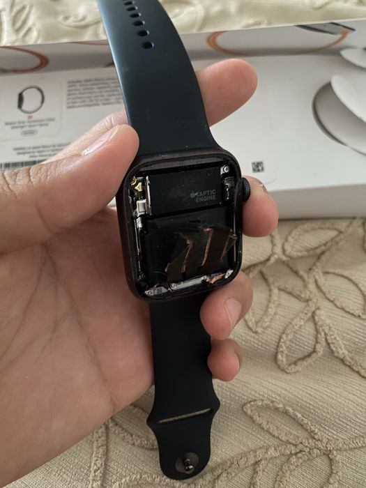 Apple Watch SE 44mm Cellular,