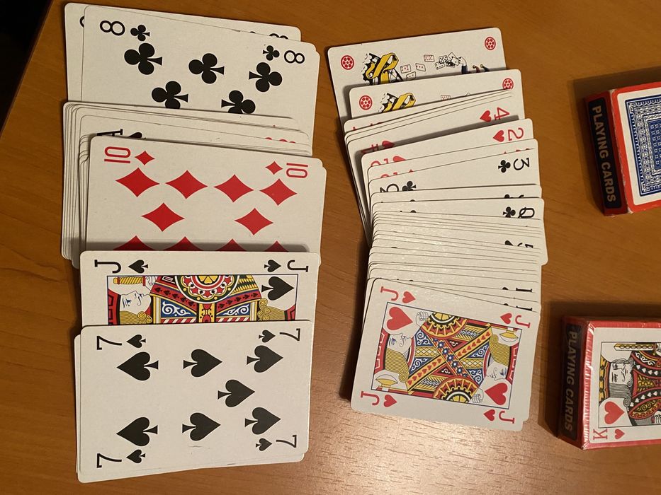 Cărți de joc plastifiate noi superfaine