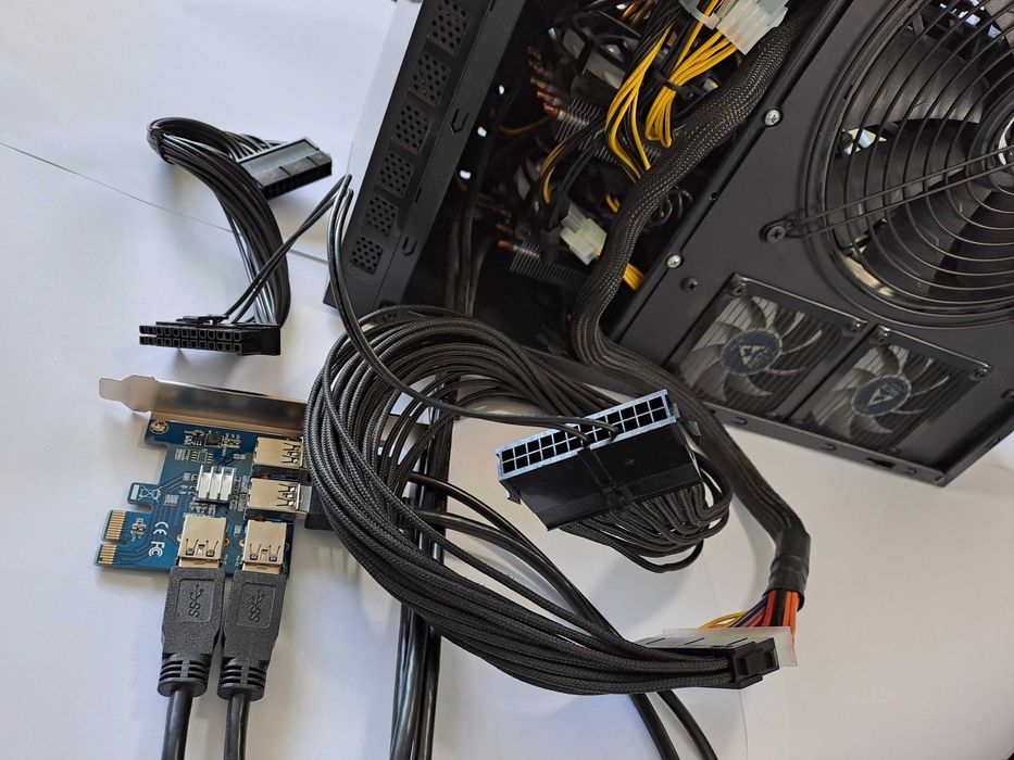 Rack 4xGPU Carcasa PC suport 4 placi grafice, tip Renderer Box Blender