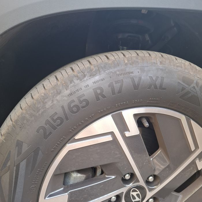 4 Anvelope vara continental 215 65 17 V XL