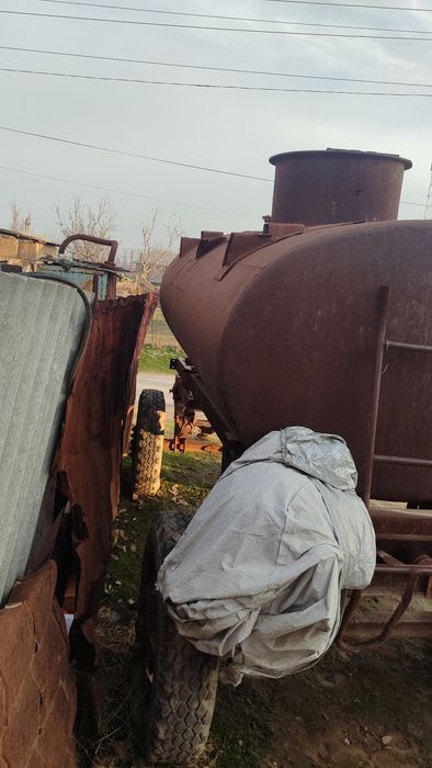 20млн сум. 5 тонна бочка прицеп. Тешик емас сув ташилган