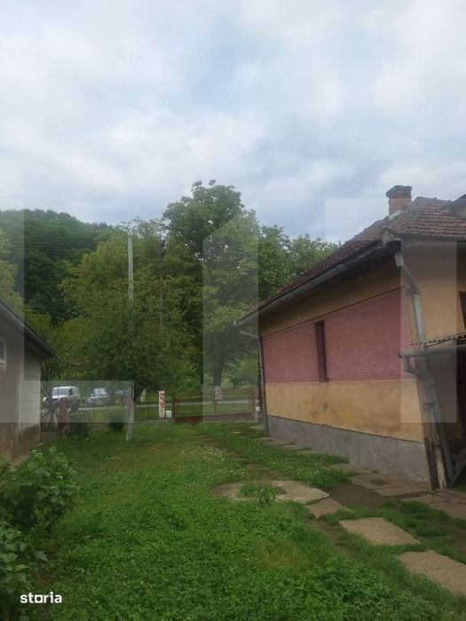 De vanzare casa 4 camere in Nadrag