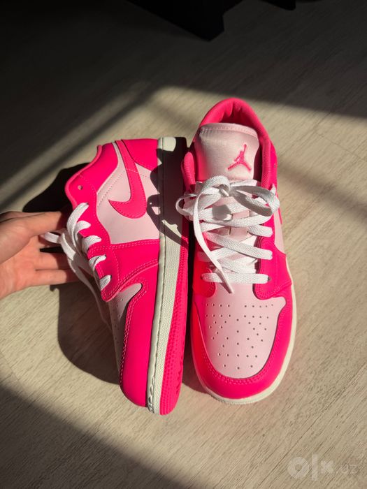 продам новые кроссовки jordan pink оригинал