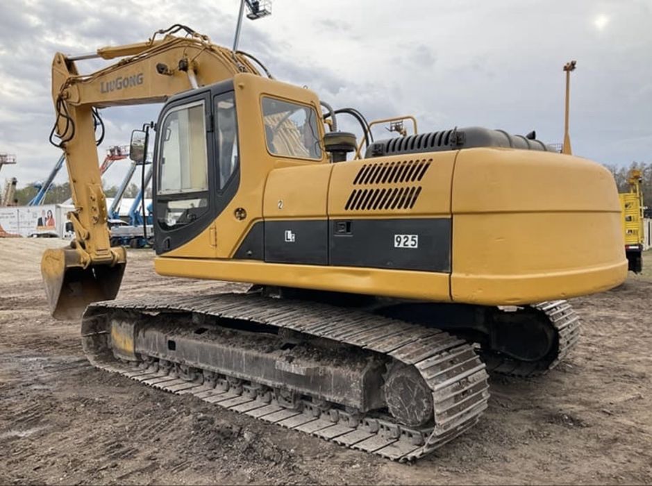 Продается гусеничный экскаватор LIUGONG CLG925LC