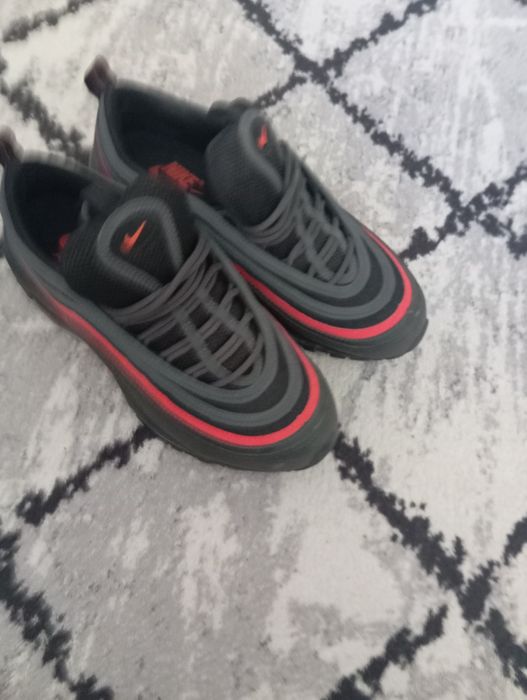 Маратонки Nike 40 номер