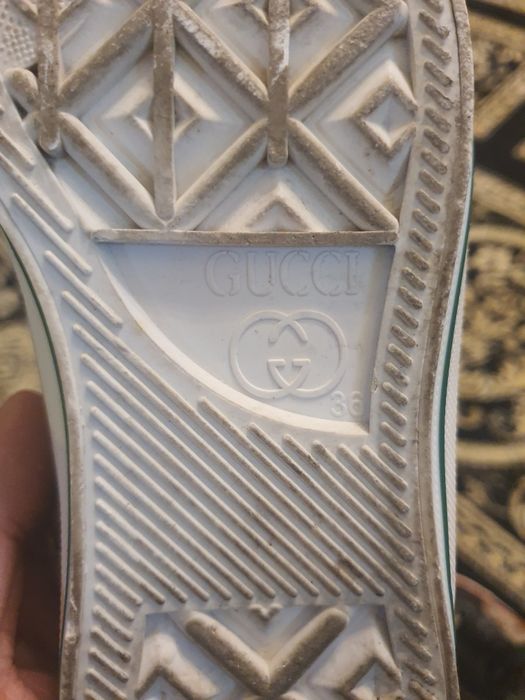 Papuci  Gucci model frumos .size  36