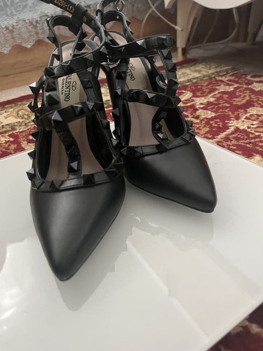 Продам туфли на каблуке